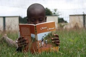 Decembermaand kadotip: boek Obruni Obruni (10-14 jaar)